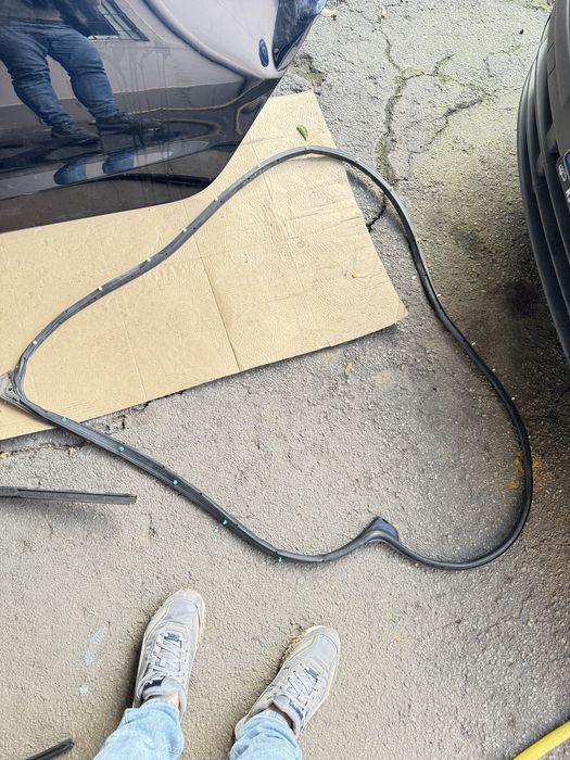 Молдинги и резинки задней двери Mazda 6gj