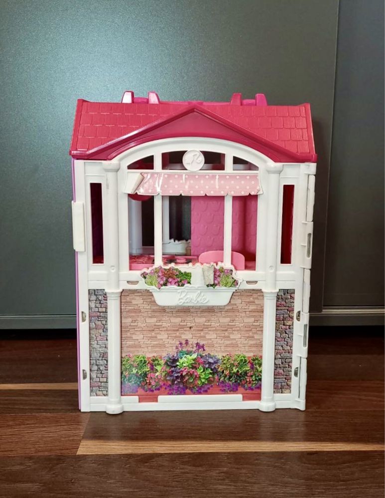 Ляльковий переносний будиночок Barbie