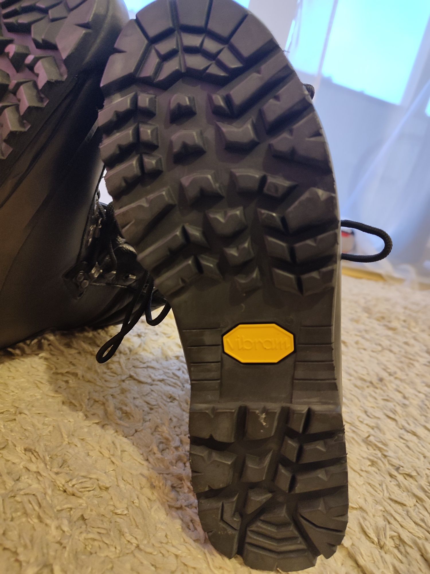 Buty wojskowe taktyczne vibram Wojas r. 42,5