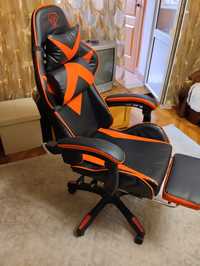 Продам геймерське крісло