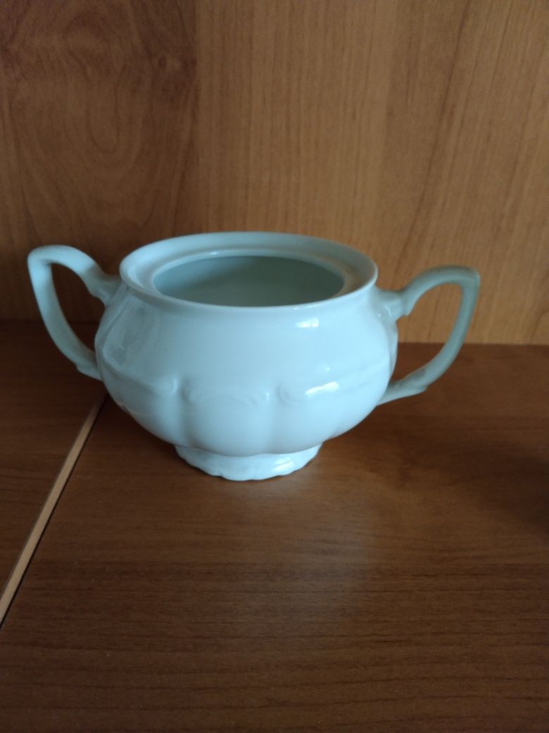 Cukierniczka porcelanowa. Nowa.