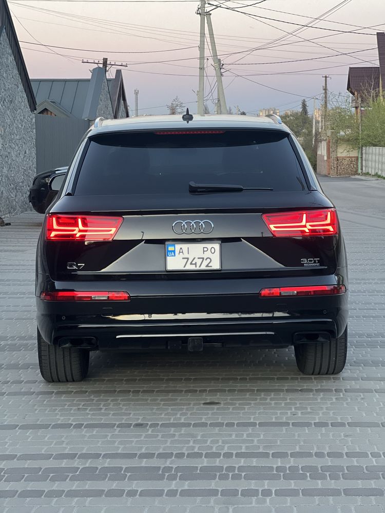 Продам Audi Q7 4M