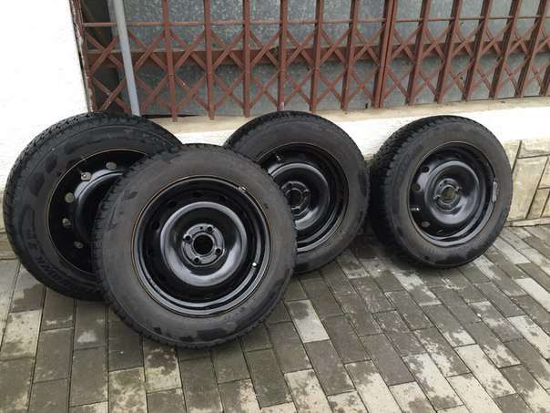 Шини зимові з дисками 185/65 R15