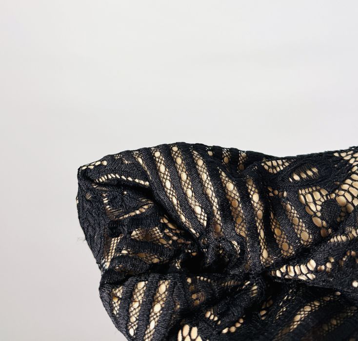 Czarna koronkowa sukienka mini M 38 PrettyLittleThing