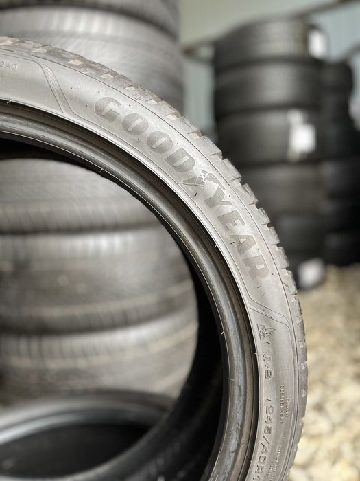 245/40 R19 2 шт. Goodyear Vector 4Seasons
