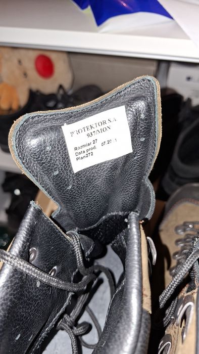 Buty 937/MON rozmiar 27 - wada