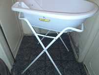 Banheira bebe c/ suporte 10€