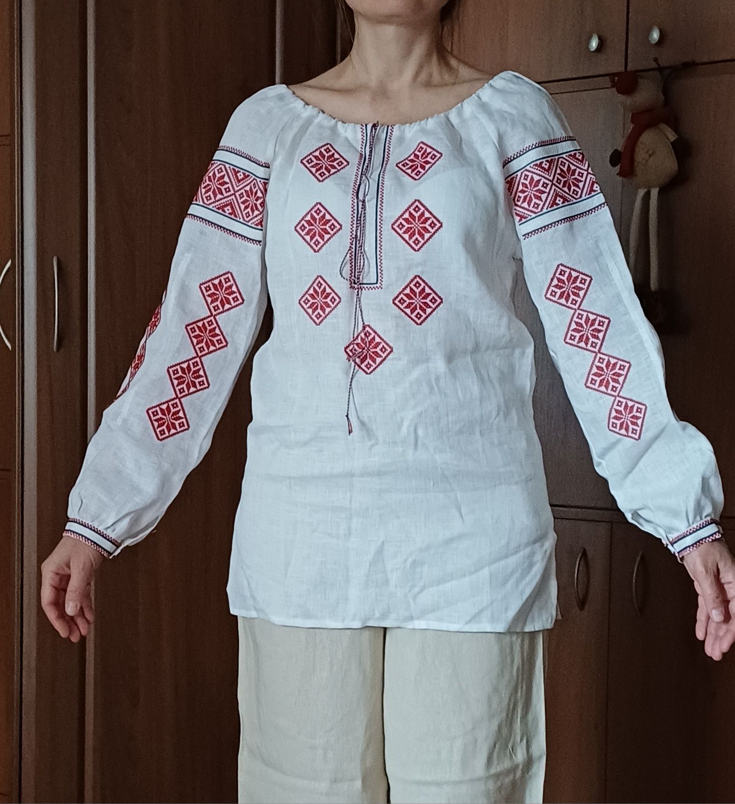 Продаю жіночу вишиванку, розм.42-44
