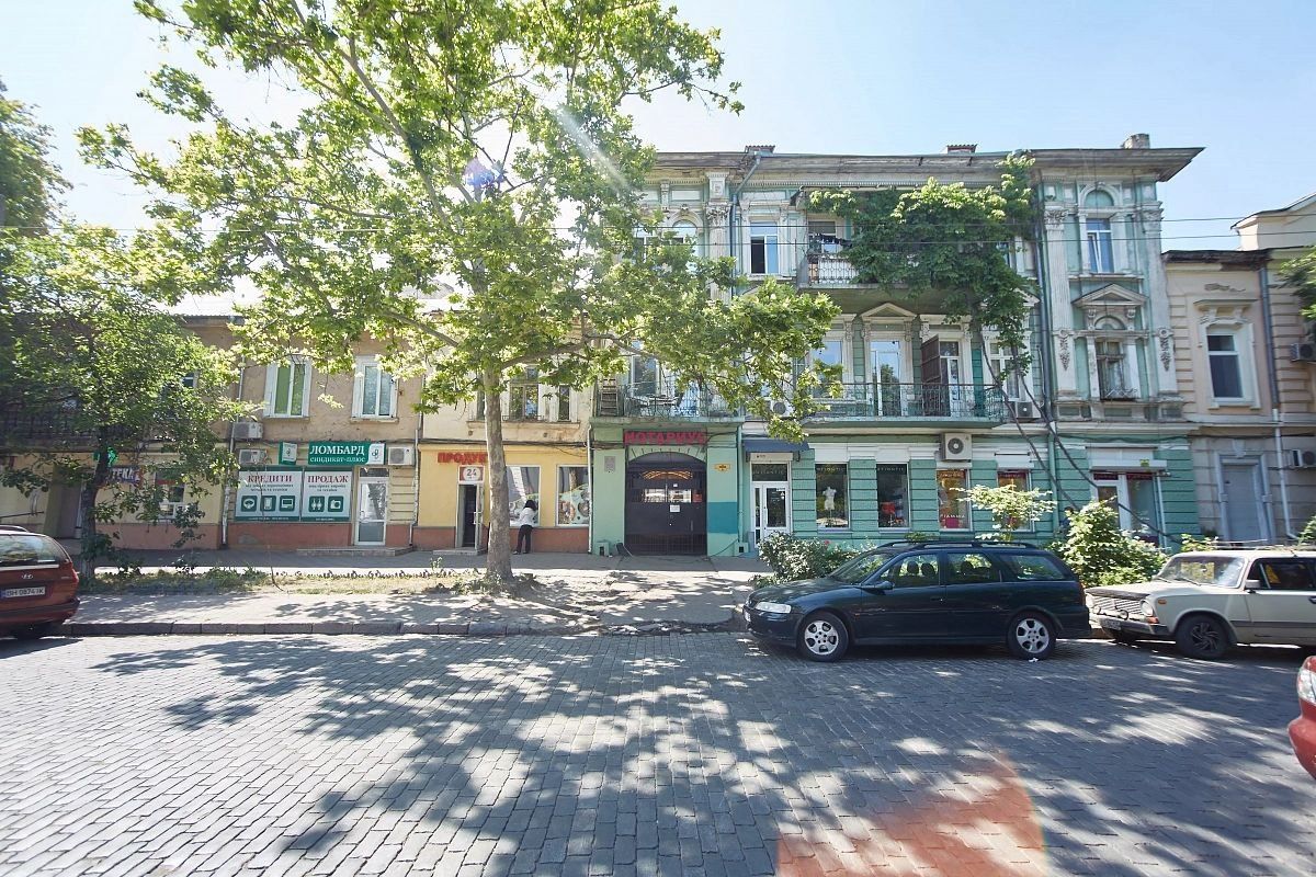 ПРОДАМ КВАРТИРУ от ХОЗЯИНА ул. Соборная площадь (дворовая,под ремонт)