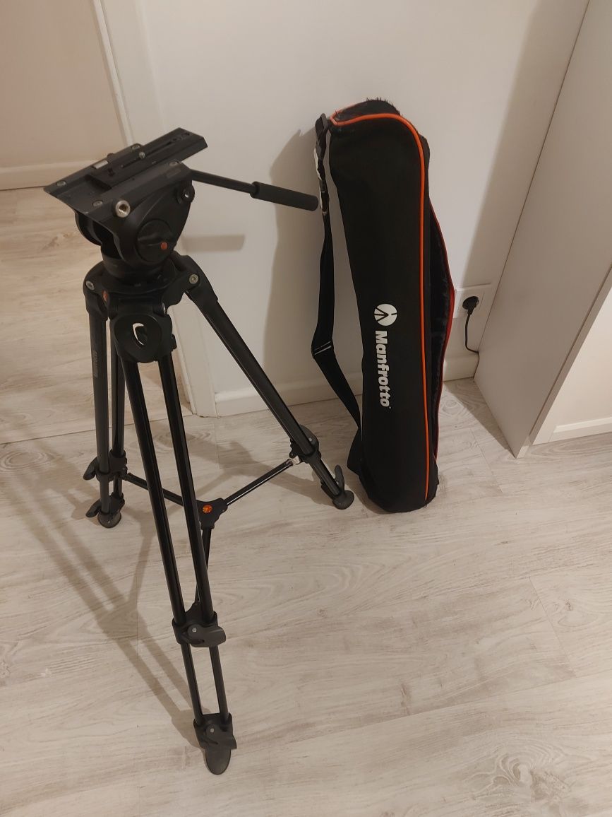 Tripé Manfrotto
TRIPÉ MVT502AM + CABEÇA MVH500Ahttps:/