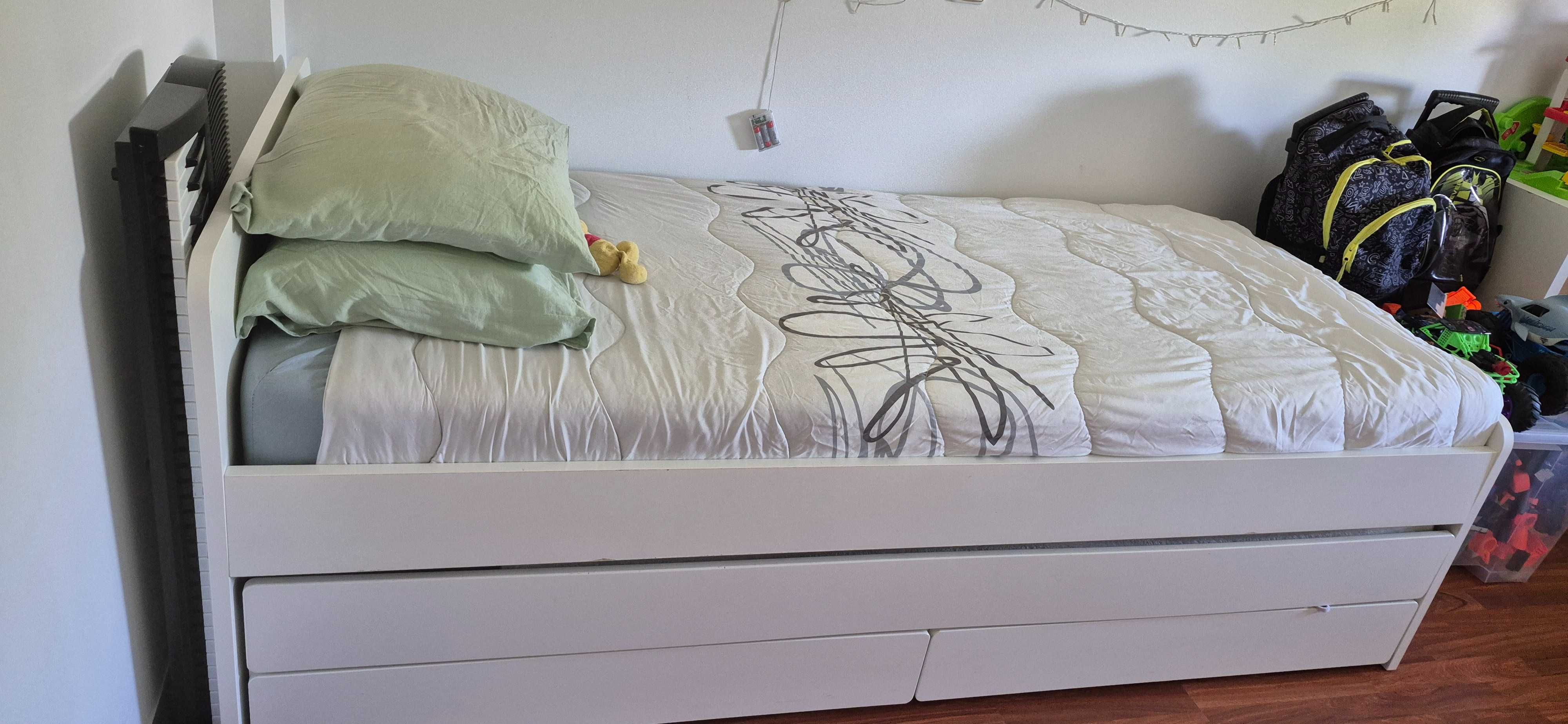 Cama-gavetao + arrumação Släkt Ikea