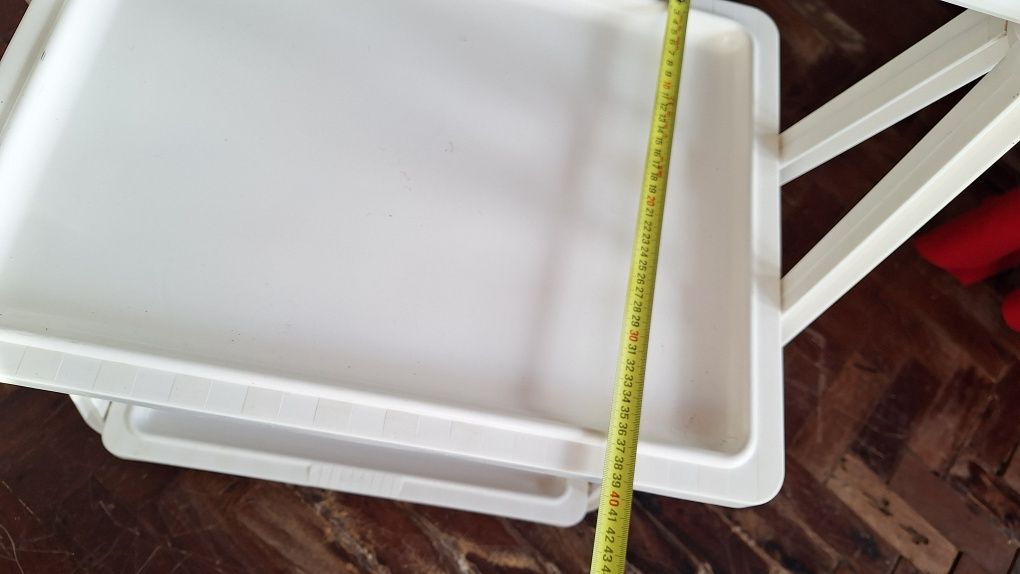Mesa de apoio em plástico