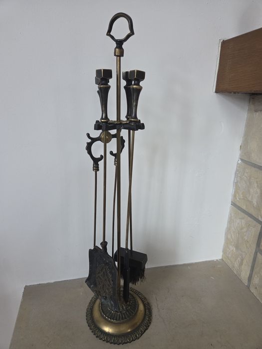 Zestaw akcesoriów do kominka lub pieca mosiężny kuty