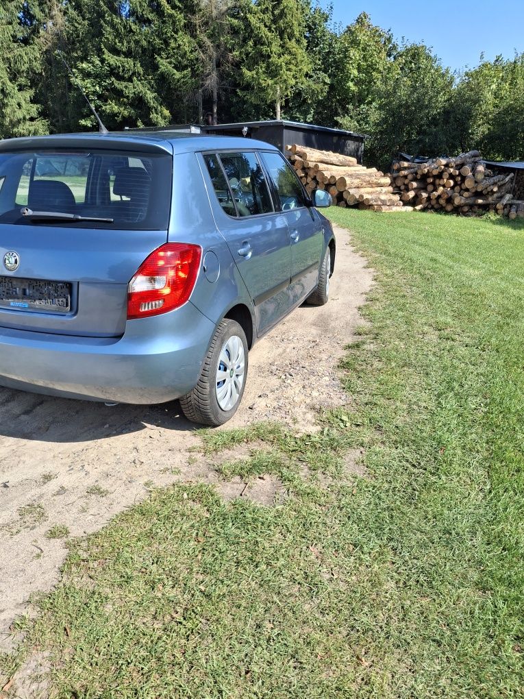 Sprzedam fabie zero rdzy 1.2 mpi sprawna klima
