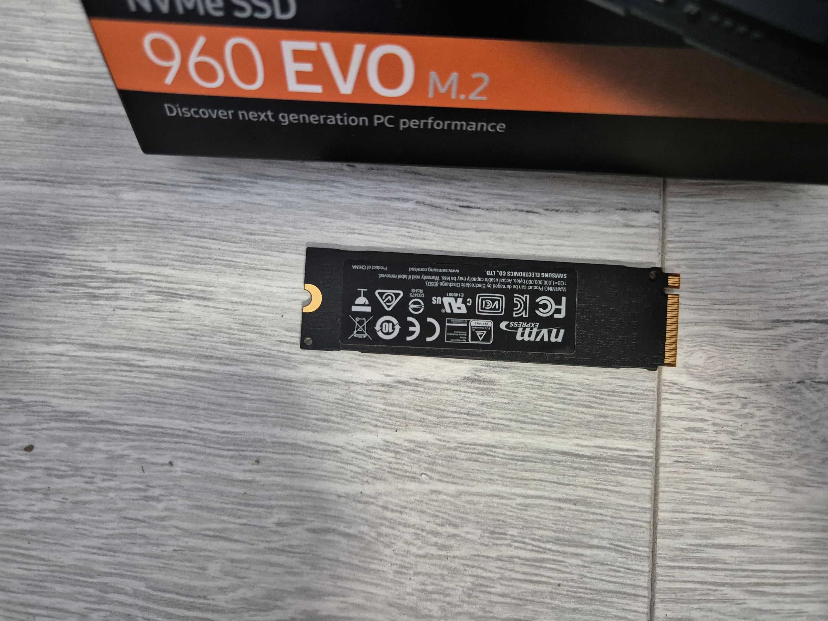 M.2 SSD диск 250GB Samsung 960 EVO (M.2 2280. NVMe. PCI-e 3.0 x4)
