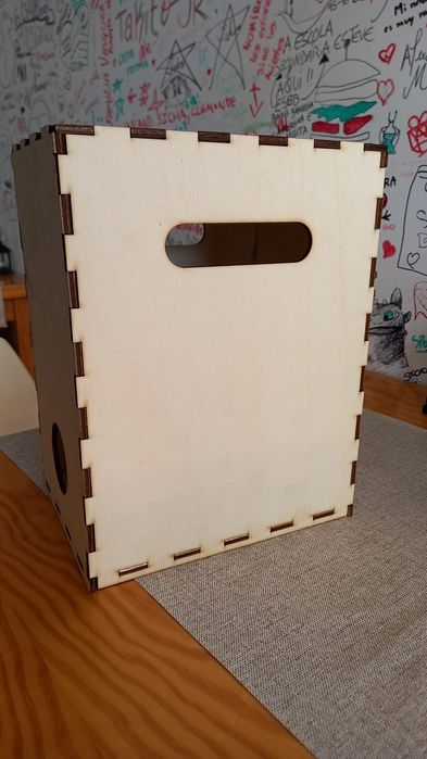 Suporte e caixas para vinho  bag in box