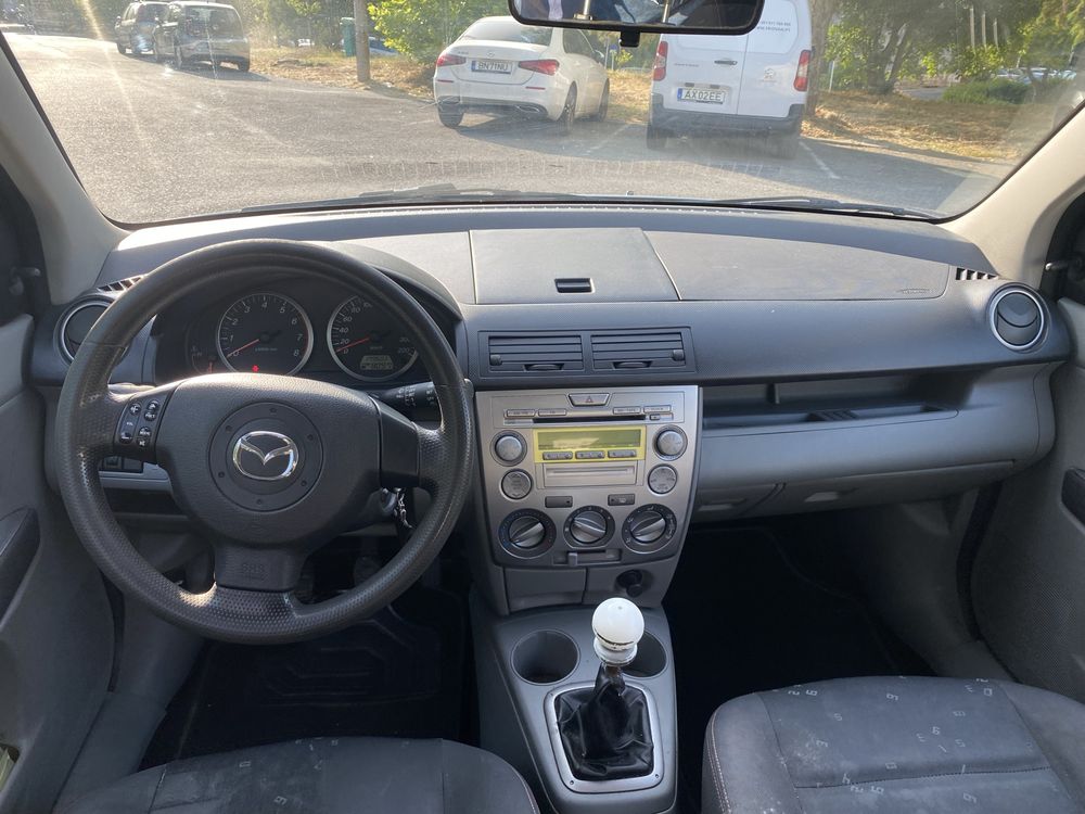 Mazda 2  5 portas