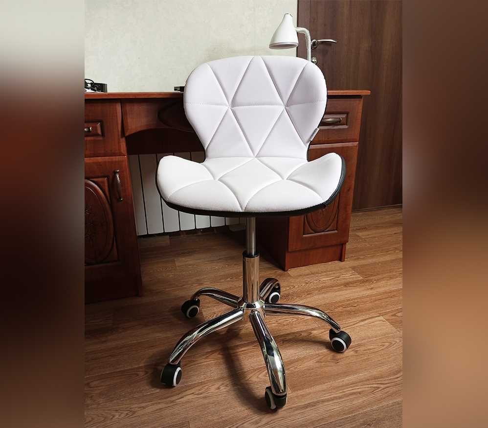 Крісло офісне біле+чорне Demur стул на колесах компьютерный для салона