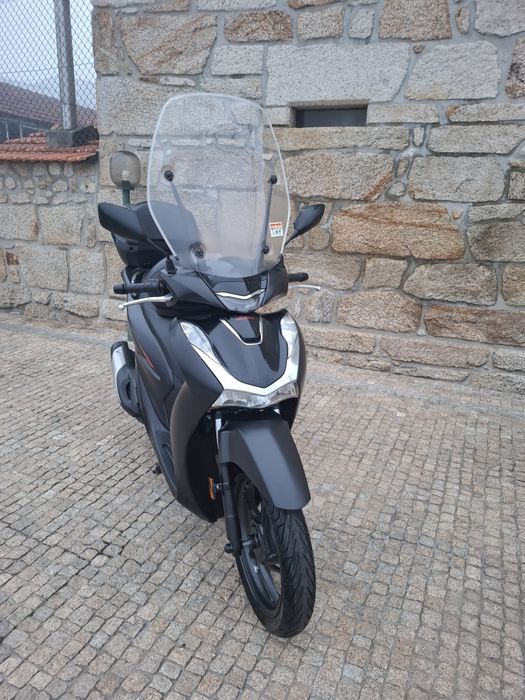 Honda SH 125 i de 2023  apenas  3900km