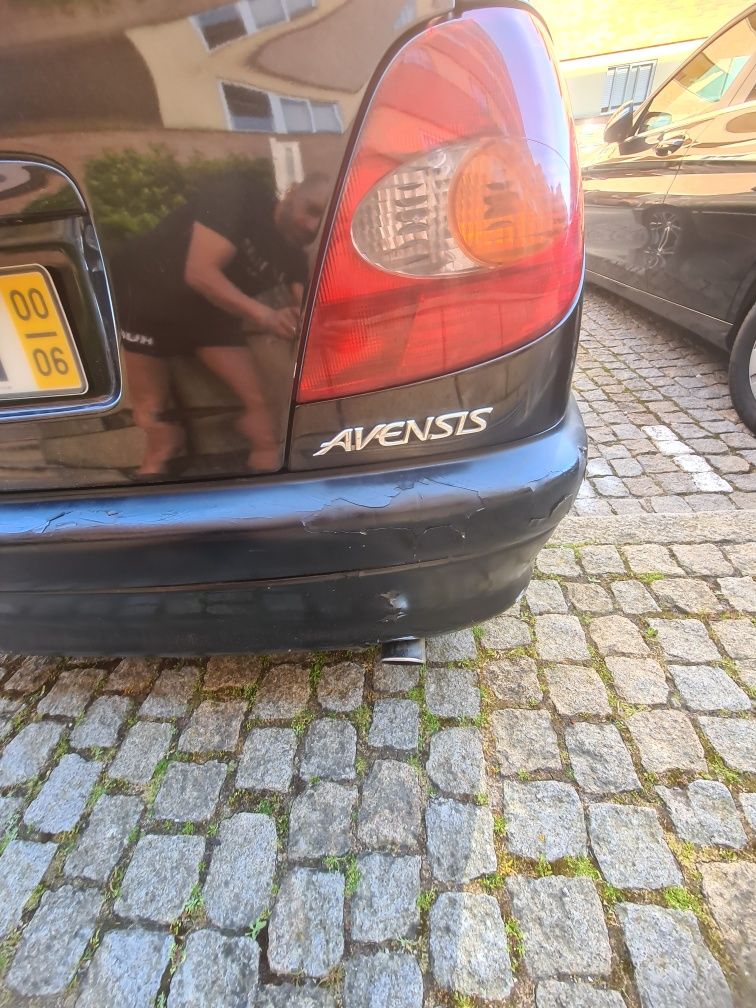 Toyota avensis a gasolina