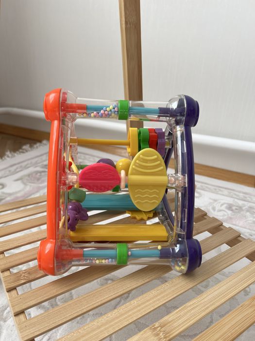 Розвивальний центр, іграшка