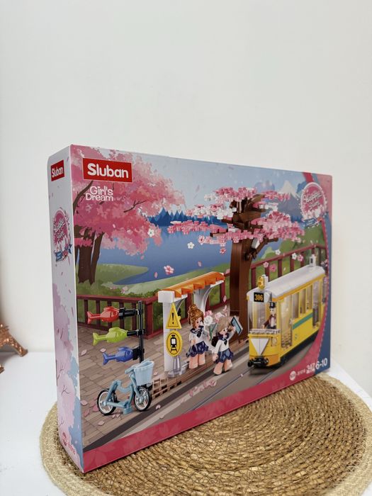 Конструктор для дівчинки Трамвай у центрі міста Сакура 347 деталей