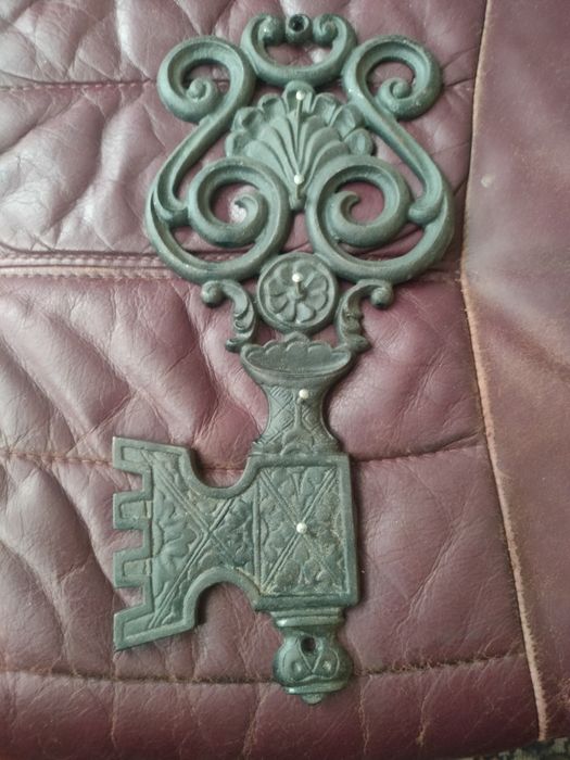 Żeliwny wieszak do kluczy