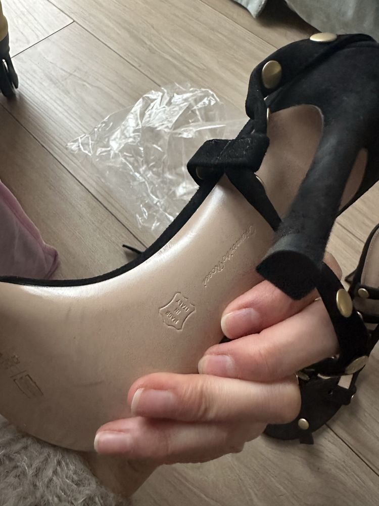 Sandalki wiazane Gianvito Rossi zamsz