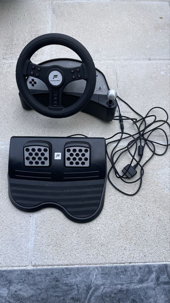 Volante e pedais Playstation