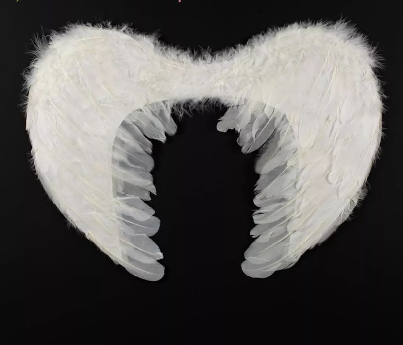 Крылья ангела с перьев.