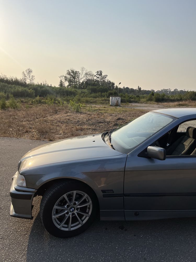 BMW 318tds sedan