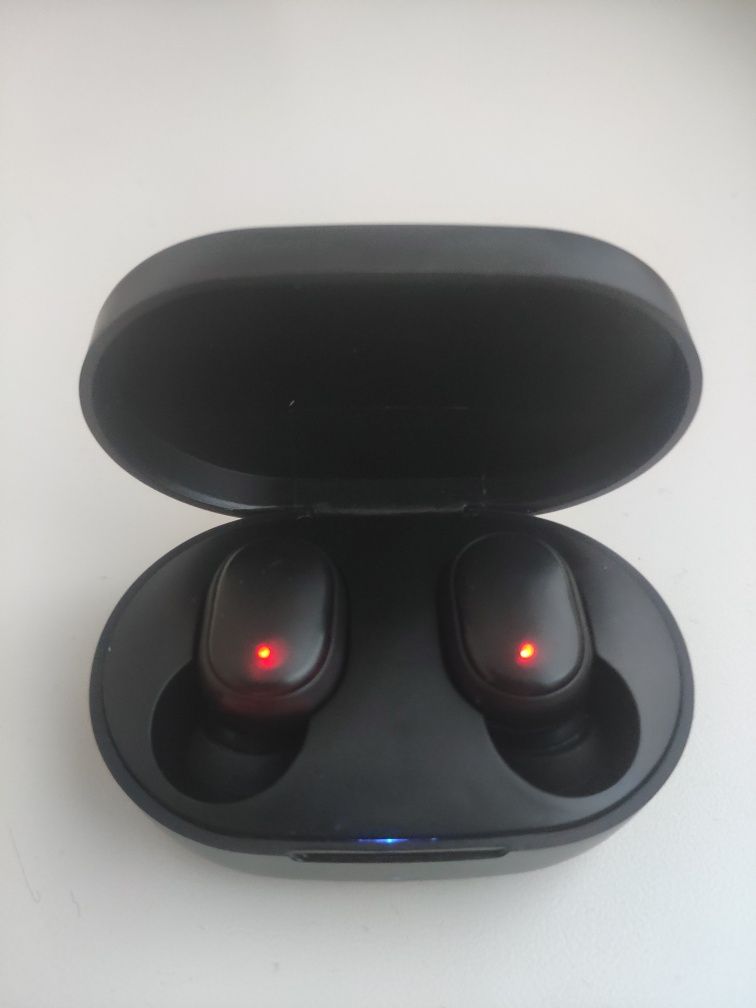Продам новые наушники Redmi AirDots 2 ,