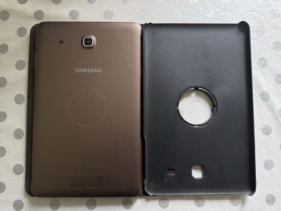 Планшет Samsung GALAXY TAB E