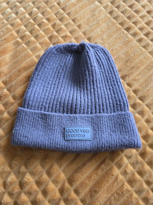 Czapka w kolorze szarym