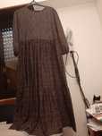 Vestido comprido preto e mel