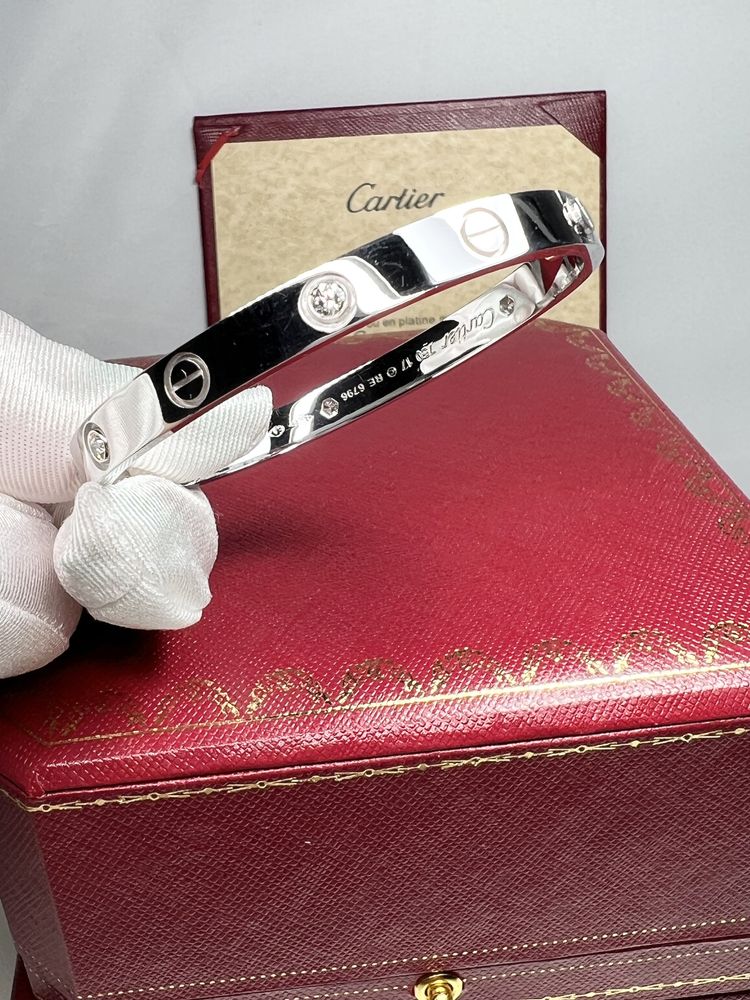 Золотой браслет с бриллиантами в стиле Cartier
