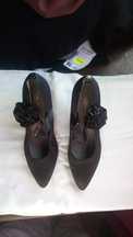 Sapatos vários .