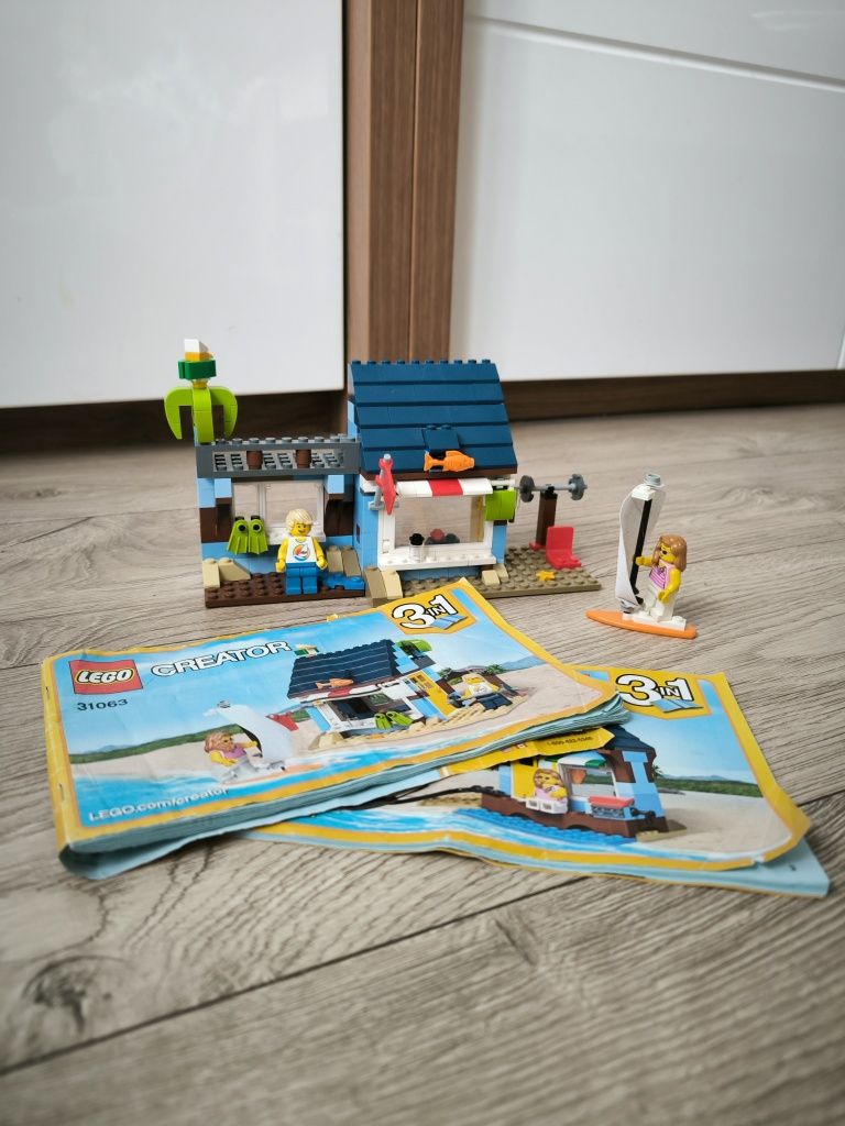 Zestaw LEGO Creator 3 w 1 31063 Wakacje na plaży .