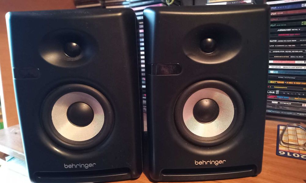 Monitory studyjne Behringer Nekkst K5, prawie nie używane.