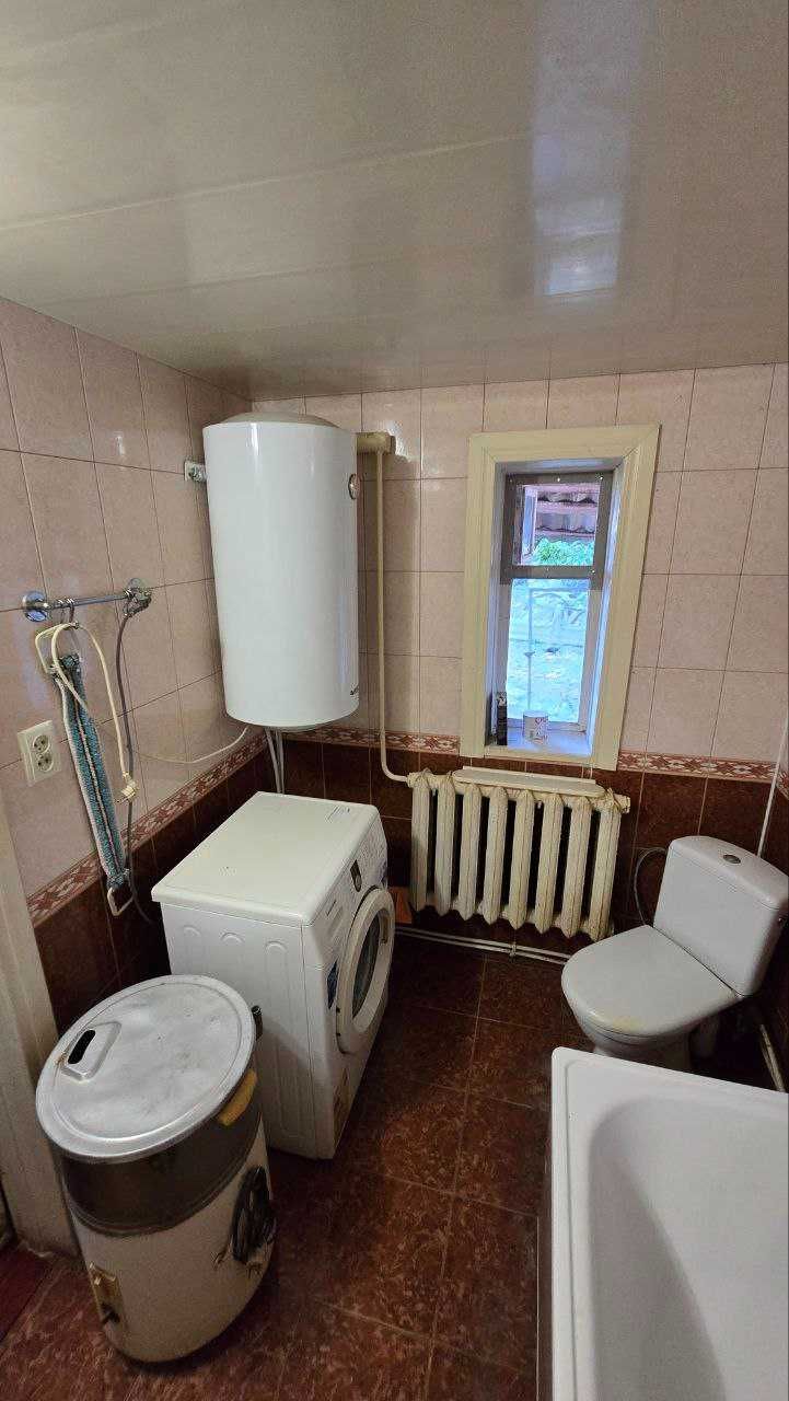 Добротний будинок у Леськах