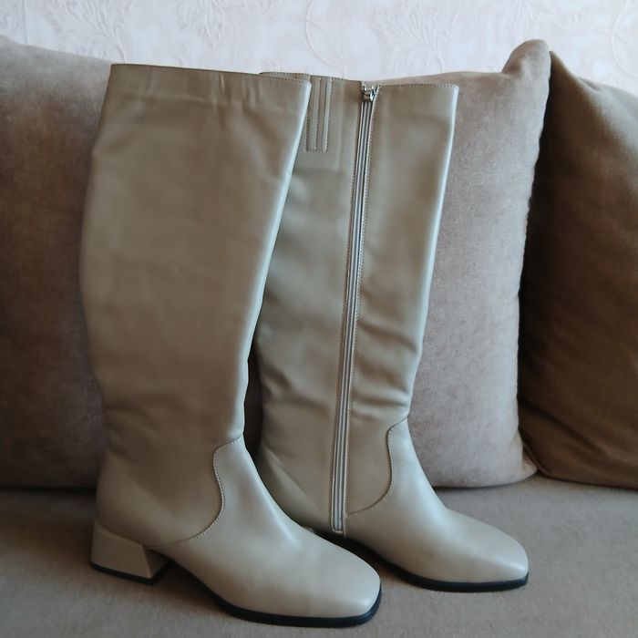 Осінні італійськи жіночі чобітки , LIRIO , нові , розмір 39 , 2600  гр