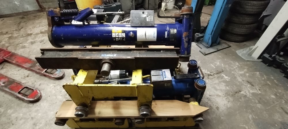 Podnośnik kanałowy osiowy BLITZ 14t hydrauliczny pneumatyczny