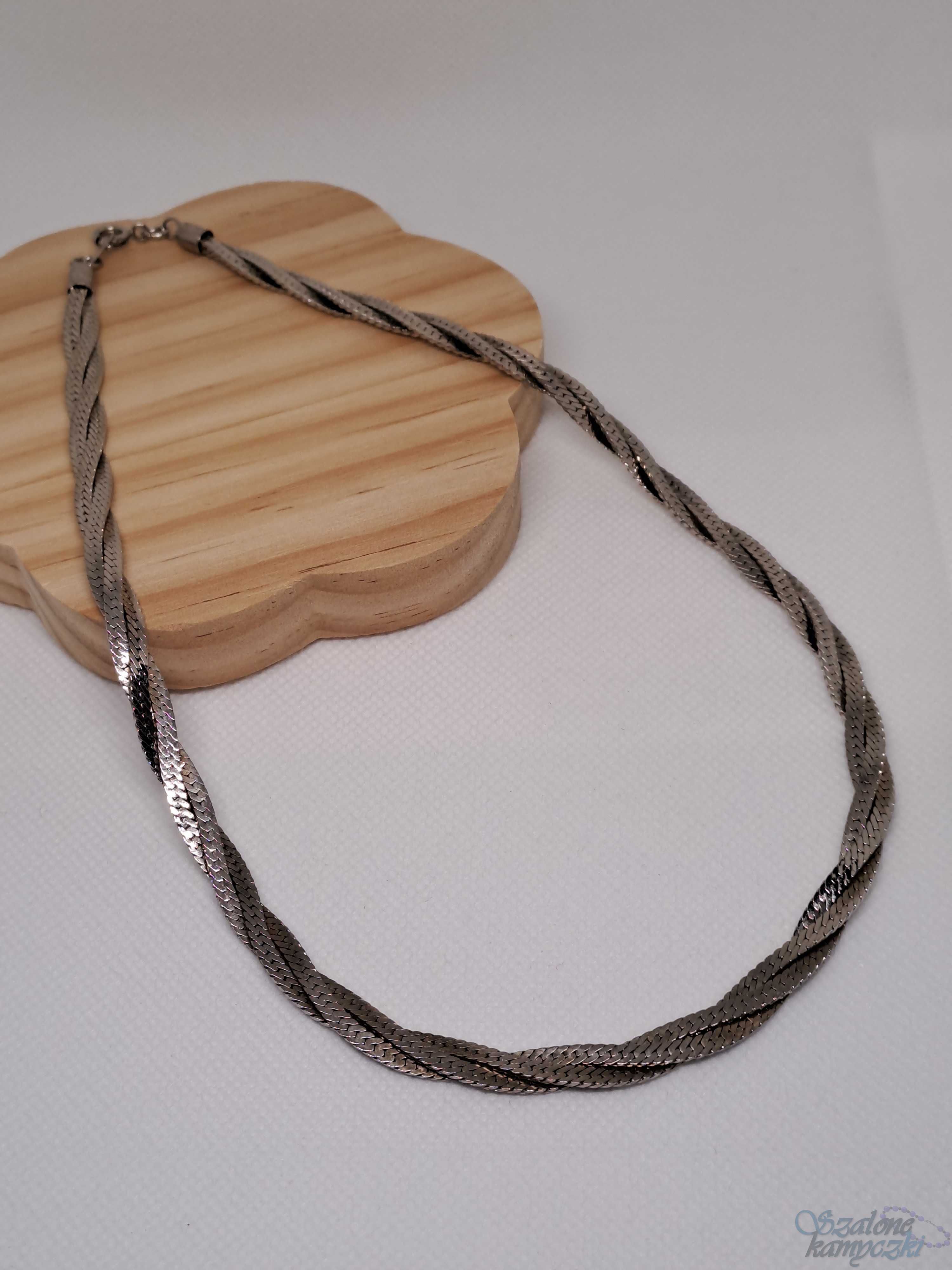 Łańcuszek przeplatany w kolorze srebrnym 45 cm