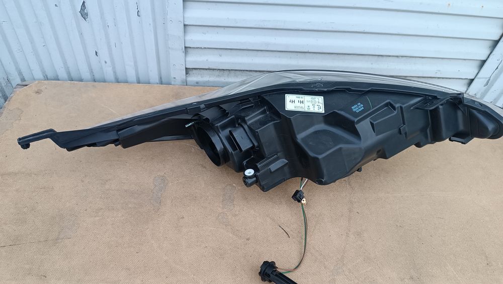 Vendo farol esquerdo de Ford fiesta ano 2008/12