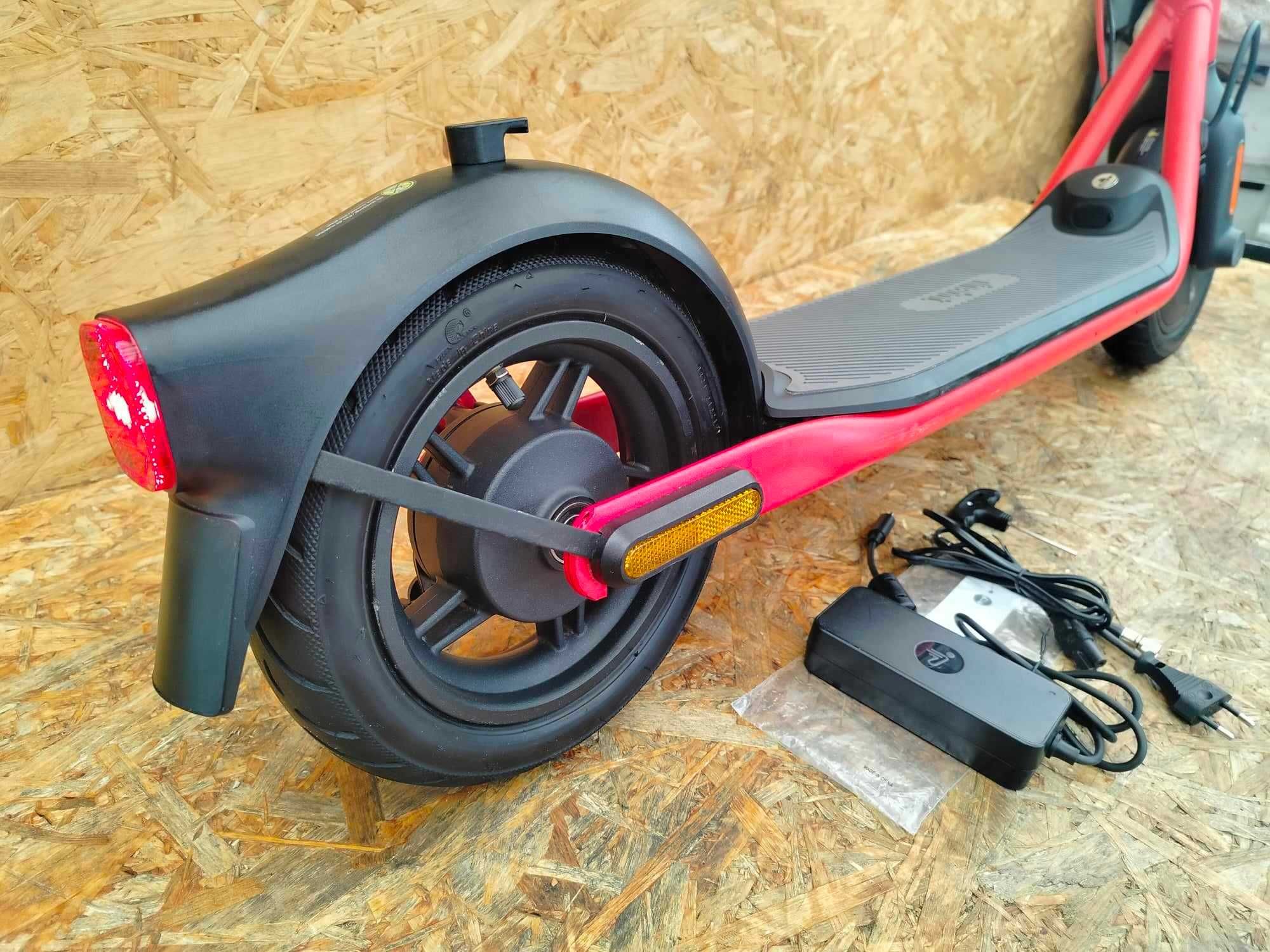 Hulajnoga elektryczna Segway Ninebot D38E