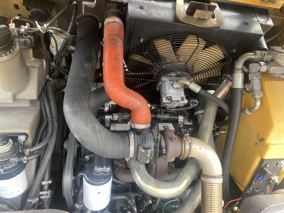 Ahlmann AX700 świeżo spr zFrancji 4tyś MG 2011r