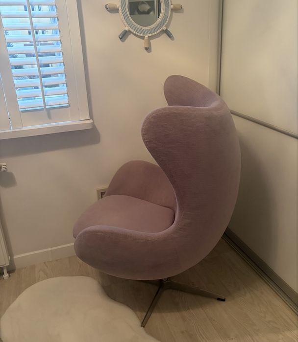 Lawendowy Fotel Jajo Egg, stan idealny, odbior osobisty.