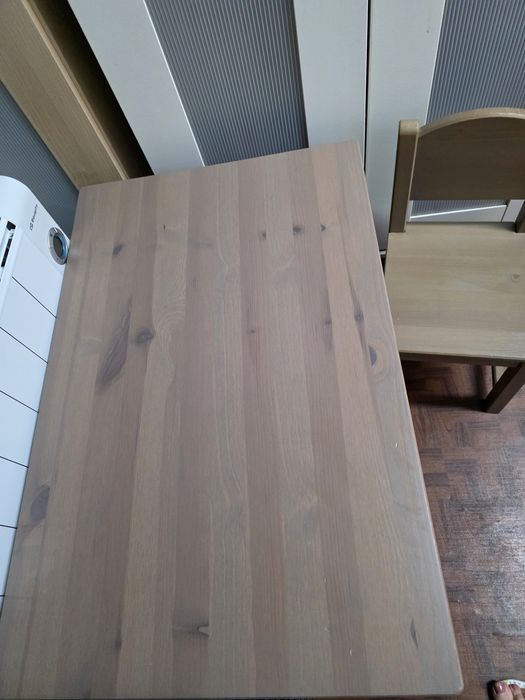 Mesa e cadeira de madeira infantil  ikea