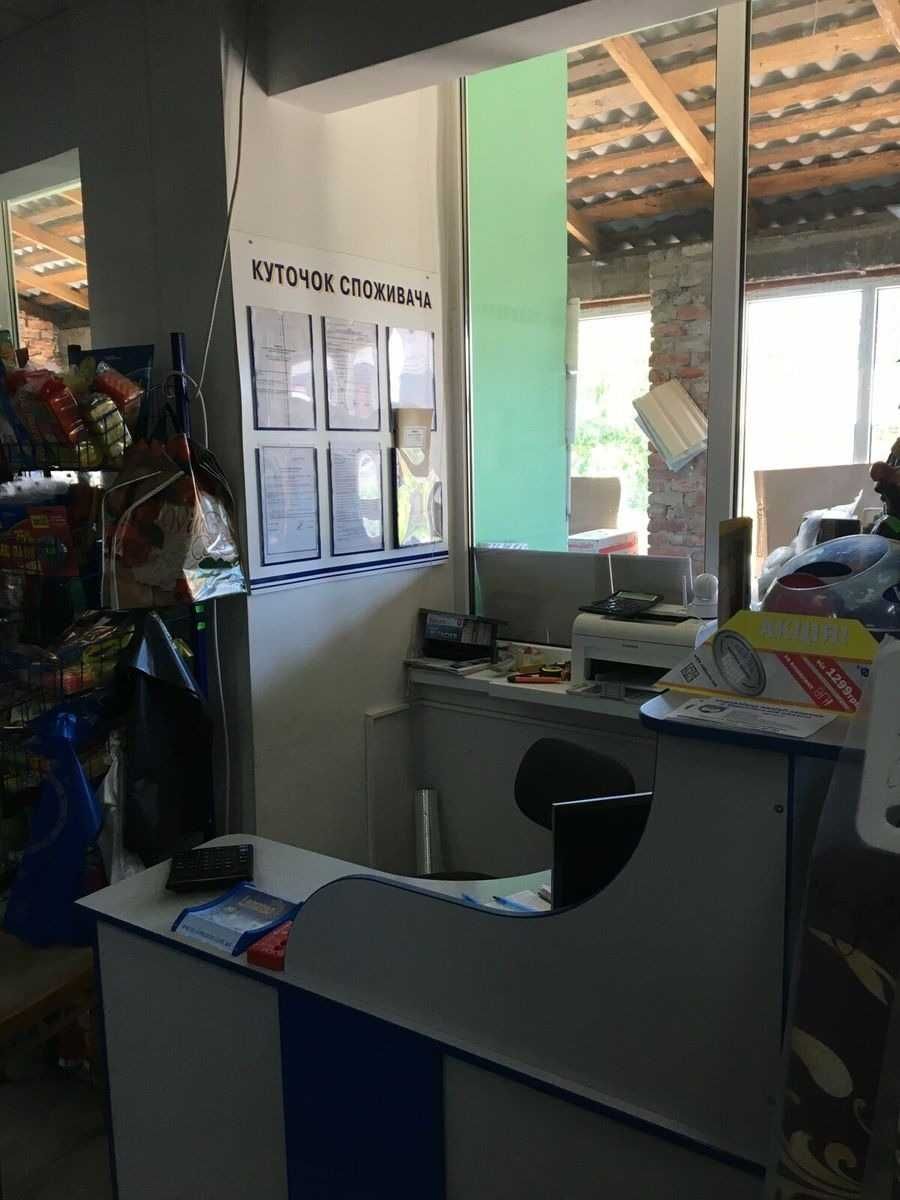 Сдам в оренду комерцiйне примiщення(магазин)в м.Мена,площа 635 кв.м