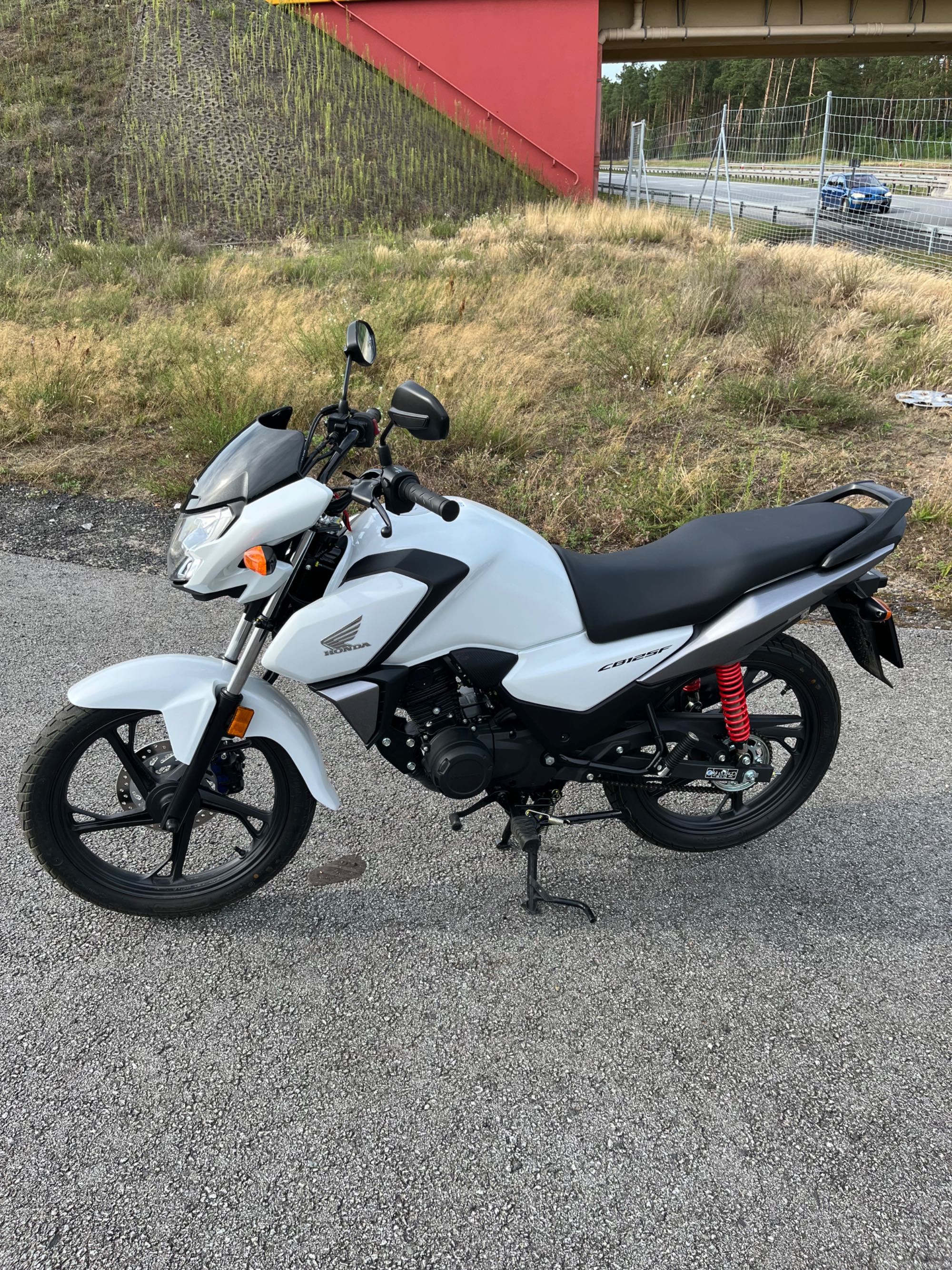 Sprzedam Honda CB125F